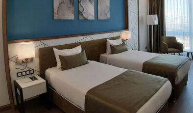 Makûs kokan konaklama yerinde kalmadı, parasının yarısını iade aldı