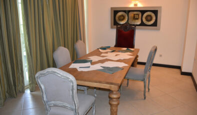 Marmaris’te 15 Temmuz’da darbecilerin ziyan verdiği otel odasındaki izler korunuyor