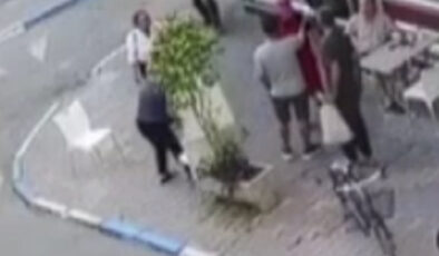 Mersin’de tekraren tekmelediği sokak kedisinin ayağını kırdı