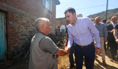 Murat Kurum, İzmir Ödemiş’te meskenlerini kaybeden vatandaşları ziyaret etti