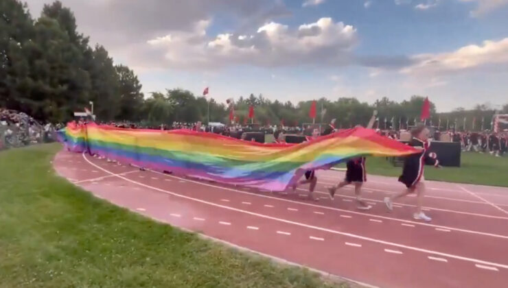 ODTÜ mezuniyette LGBT takviye yürüyüşüne sahne oldu
