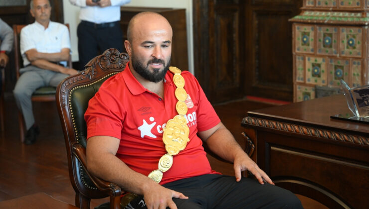 Orhan Okulu, memleketi Antalya’ya gitti