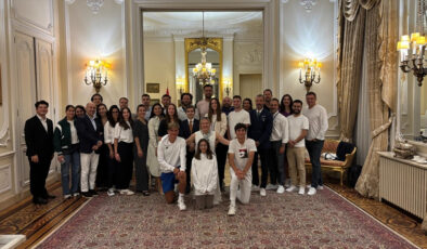 Osman Koray Ertaş, Wimbledon’da çaba eden Türk atletleri konutunda ağırladı