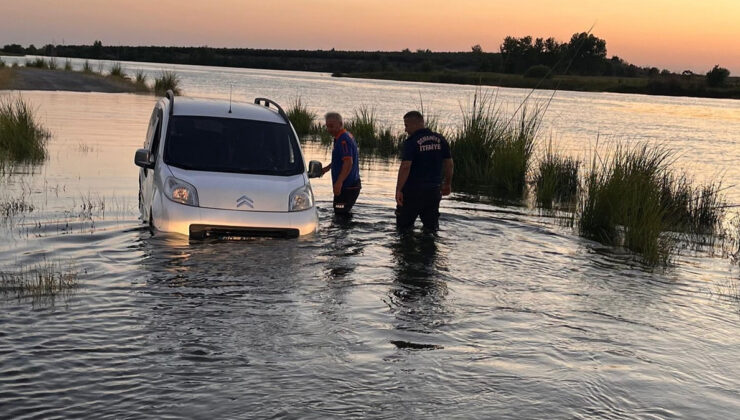 Osmaniye’de su düzeyi yükselen ırmakta mahsur kalan 4 kişi kurtarıldı
