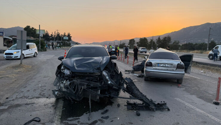 Osmaniye’deki kazada iki araba çarpıştı