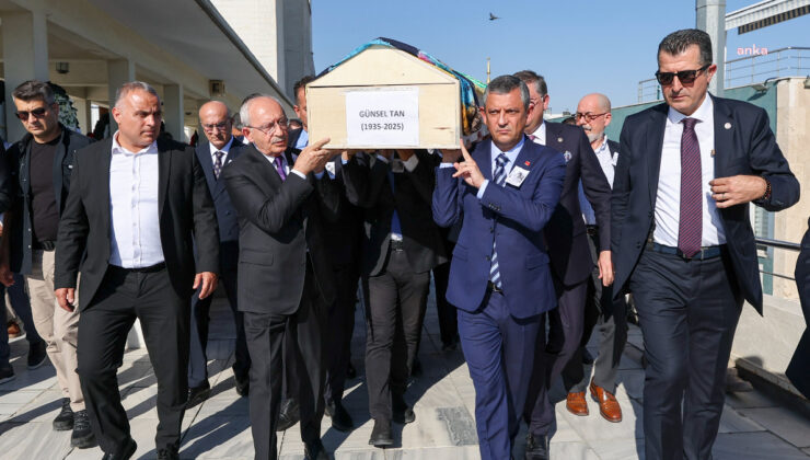 Özgür Özel ile Kemal Kılıçdaroğlu, Namık Tan’ın annesinin cenaze merasiminde bir ortaya geldi
