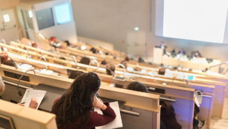 Resmi Gazete’de yayımlandı! Uzaktan ve ikinci öğretim fiyatlarına artırım geldi