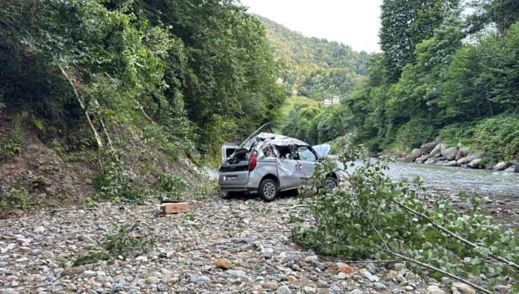 Rize’de denetimden çıkan hafif ticari araç dereye uçtu