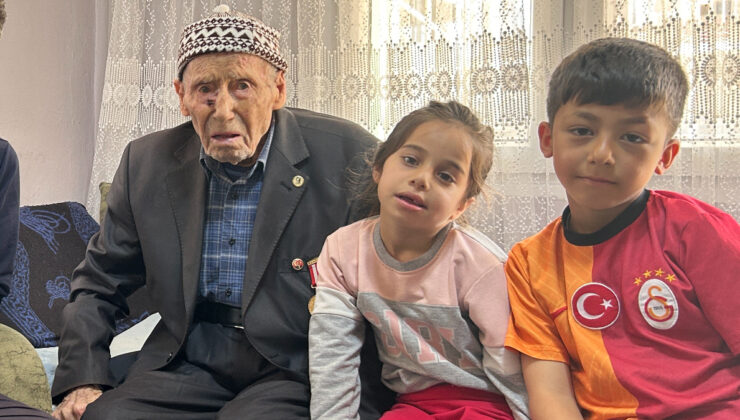 Sağlıklı beslenerek 103 yaşına bastı: Torununun torununu da gördü