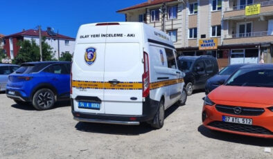 Sakarya’da atladığı havuzda boynu kırılan genç, hayatını kaybetti