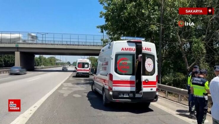 Sakarya’da denetimden çıkan hafif ticari araç şarampole devrildi