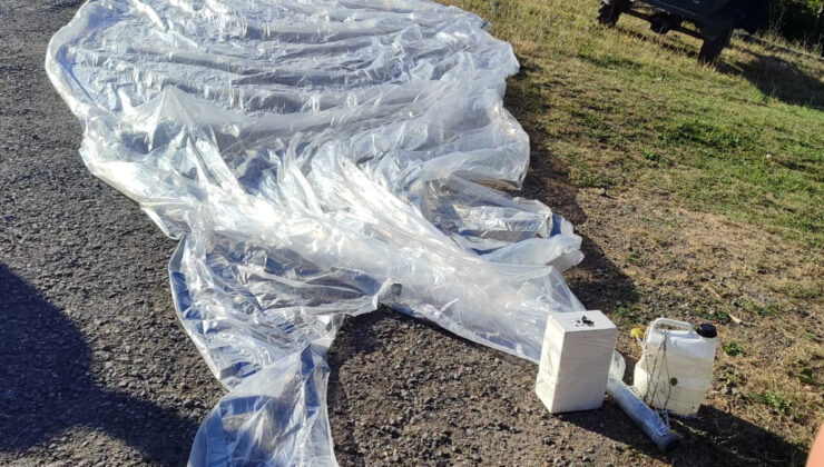 Sakarya’da gökyüzünden düşen paraşüte emsal obje, incelemeye alındı