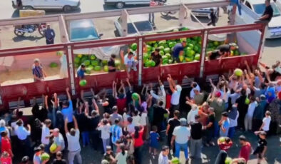 Şanlıurfa’da 27 ton karpuz fiyatsız dağıtıldı