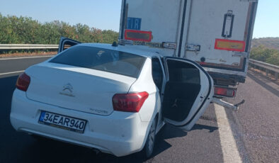 Şanlıurfa’da araba tırın altına girdi: Baba yaralandı, oğlu öldü
