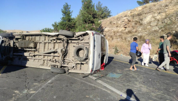 Şanlıurfa’da arabayla personel servisi çarpıştı: 12 yaralı
