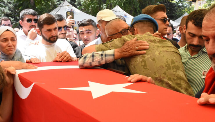 Şehit Piyade Kontratlı Er Özkan Özkanlı’ya acı veda: Silah arkadaşı, gözyaşlarını tutamadı