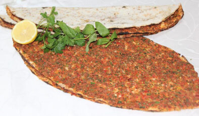 Sıhhati tehlikeye atacak eserler ifşa oldu: Lahmacun ve pidede sakatat ve tek tırnaklı et