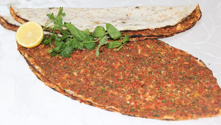 Sıhhati tehlikeye atacak eserler ifşa oldu: Lahmacun ve pidede sakatat ve tek tırnaklı et