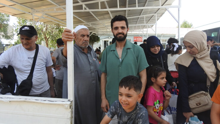 Suriyeliler Türkiye’ye teşekkürle veda ediyor