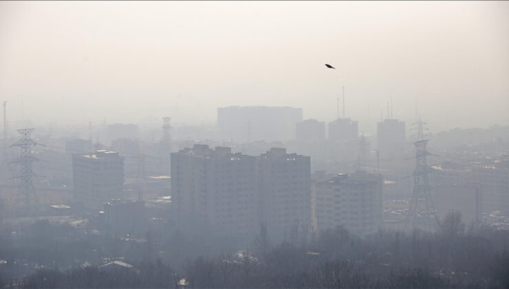 Tahran’da hava kirliliği nedeniyle futbol maçları iptal oldu