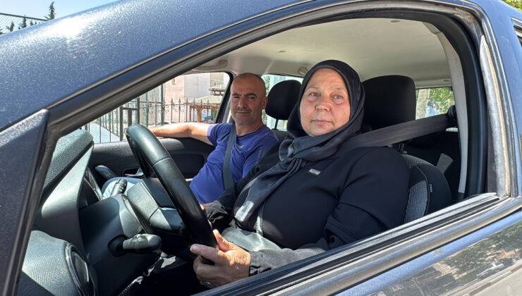 Tokat’ta 55 yaşındaki bayan imtihana 12’nci girişinde ehliyeti aldı