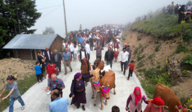 Trabzon’da yöresel kıyafetlerle klâsik yayla göçü