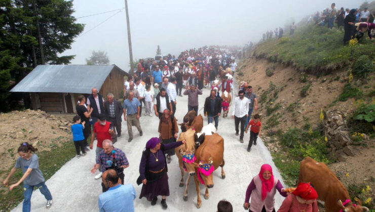Trabzon’da yöresel kıyafetlerle klâsik yayla göçü