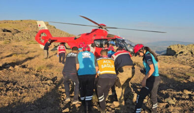 Tunceli’de kayalık alanda ayağını kıran vatandaş için ambulans helikopter havalandı