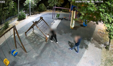 Yalova’da çocuk parkındaki güvenlik kameralarını kırdılar