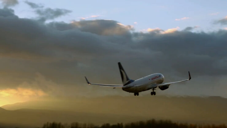 Yolcu uçağına yıldırım isabet etti: Elazığ’a acil iniş yaptı