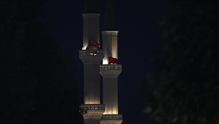 90 bin mescitten eş vakitli olarak sela okunacak