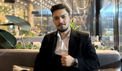 BİR DURUŞUN HİKAYESİ. İKİ MARKA TEK İSİM NET BİR VİZYON: MELİH KOÇ KİMDİR?