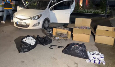 Adana’da oto galericiye baskın: 74 bin uyuşturucu hap ve 401 bin TL ele geçirildi