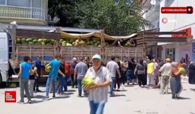 Afyonkarahisar’da fiyatsız 20 ton karpuz dağıttı