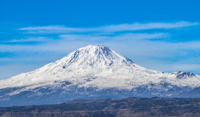 Ağrı Dağı’ndaki takke buzulu eriyor