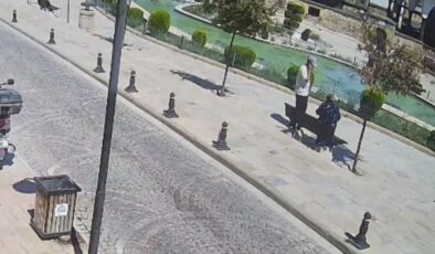 Amasya’da telefon dolandırıcısı, parkta buluştuğu bayanın parasını alıp kaçtı