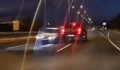 Ankara’da karşıt istikamete girerek 2 kişinin vefatına sebep olan araba kameraya yansıdı