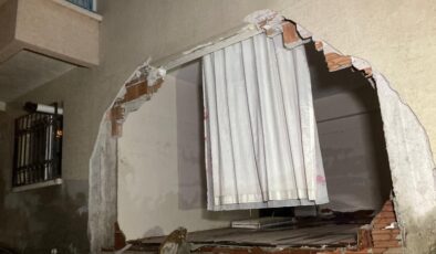 Ankara’da sağanak: Konutun oda duvarı yıkıldı