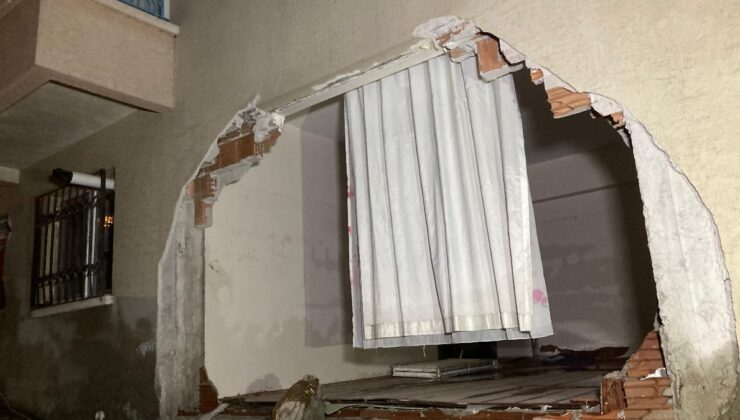 Ankara’da sağanak: Konutun oda duvarı yıkıldı