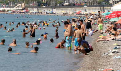 Antalya yanıyor: Termometreler 48 dereceyi gösterdi