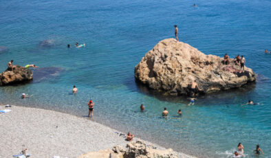 Antalya’da 95 yılın en sıcak Temmuz günü yaşandı