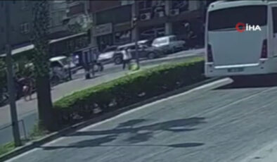 Antalya’da annesinin elini bırakıp yola fırladı