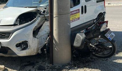 Antalya’da araçla çarpışan motosikletin şoförü hayatını yitirdi
