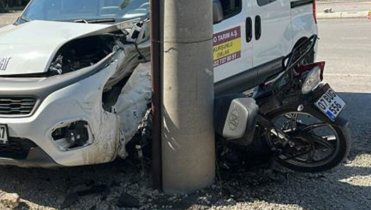 Antalya’da araçla çarpışan motosikletin şoförü hayatını yitirdi