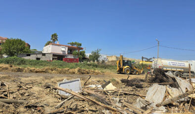 Antalya’da elektrik kablosu saman balyalarını küle çevirdi: O anlar güvenlik kamerasında