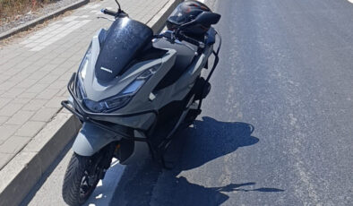 Antalya’da müşteri almak için duran taksiye çarptı: 1 yaralı