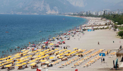 Antalya’da nem yüzde 80’e ulaştı: Kıyılar doldu