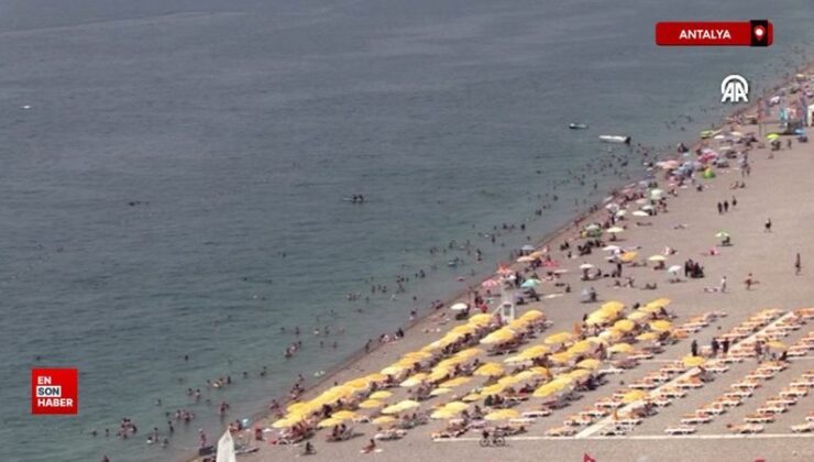 Antalya’da yüksek nem ve sıcaktan bunalanlar kıyıları doldurdu