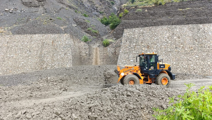 Artvin’de heyelan meydana geldi