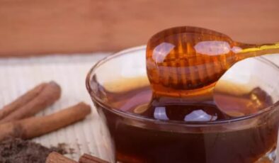 Bal ve tarçın karışımı sıhhat dağıtıyor! İşte yararları…